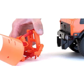 Bruder kamion zimske službe Mercedes Benz Unimog 025724-3 Bruder kamion zimske službe Mercedes Benz Unimog 025724-3